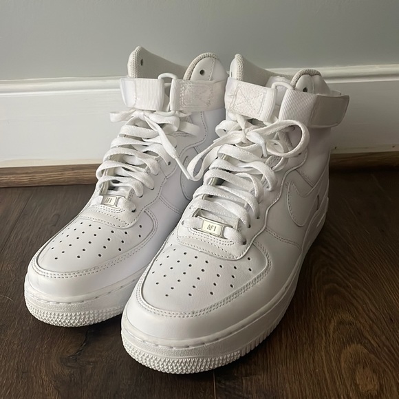 Nike Shoes - White high top air forces